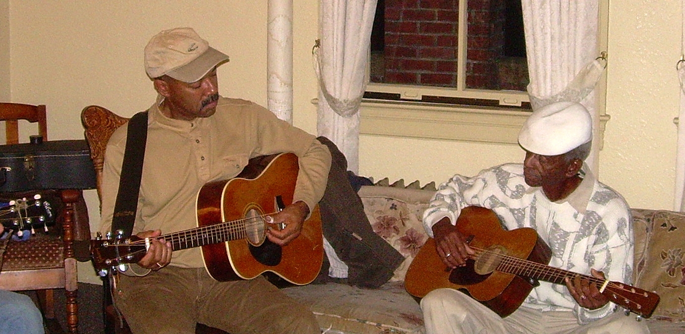 Picking with John Dee Holeman in Port Townsend, USA 2010